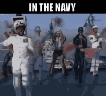 jmAmP64Kikm5YBt8.gif