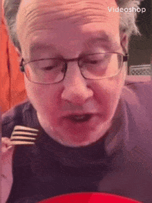 zIt932XXLWZHbcOK.gif