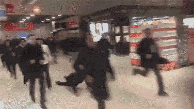 OrrQ01uIqkrO9cYk.gif