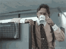 KejN8cy05er6C1EP.gif
