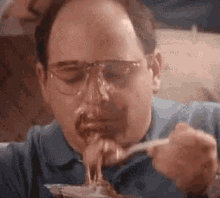 wlASKi3pOSWlPyIo.gif
