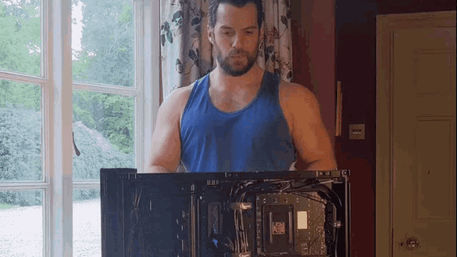 CXnQ0knvOCpoITyD.gif