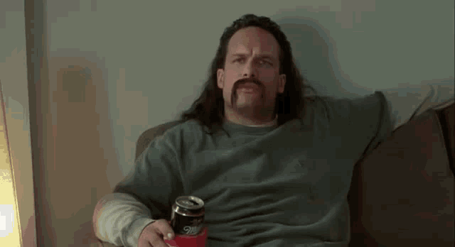 LcOBv4i9eXkUPGFs.gif
