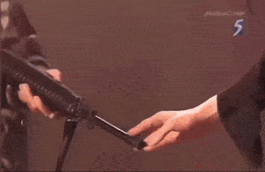 5NPY2fIp3OCpezQ4.gif