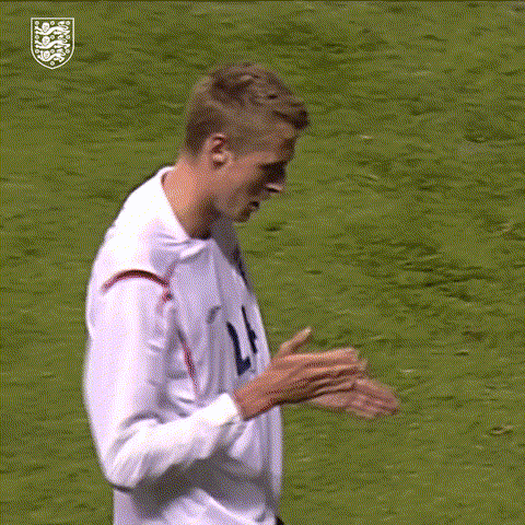 gJW7Os8GBuzLPM7Q.gif