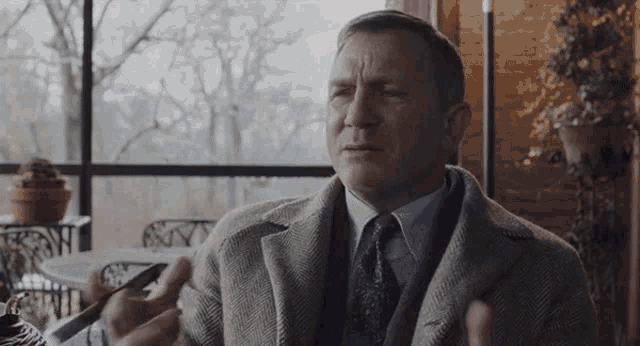 E6QZNwFTokv9SIY8.gif