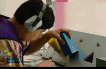 0NVcnaVcl5W0xCus.gif