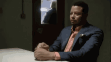 2MRr6NHMoOvReVbL.gif