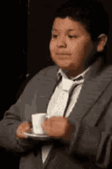 UInjnzoDK3PsFCel.gif