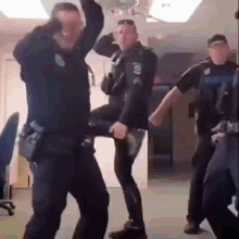 cf2u1r942sbHlKWU.gif