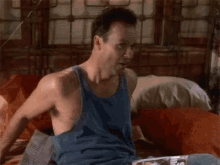 vMqdpMqE3hTYEDNs.gif