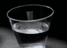 2waGQcQbAVEBNCY4.gif