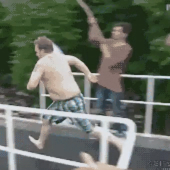 2KOT6IiACEV7tEat.gif
