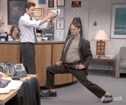 AHWME4XBCoIzxuC7.gif