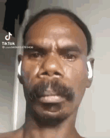 RLsxwDZyqcl4duWz.gif