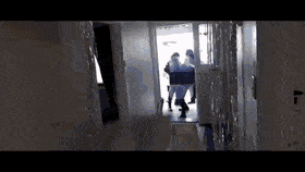 iDqHYDFMvWhiiZzV.gif