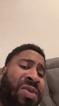 kgnwqsWb9moMv9HM.gif