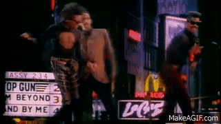y5zfJtAbcE5yAujD.gif