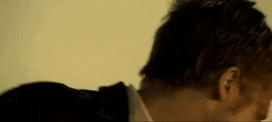 R0JFMb3PoV3D5ALX.gif