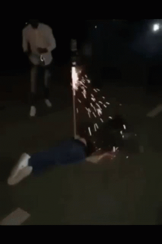 LjH2lBxJJwSGoRbQ.gif