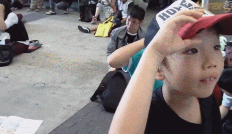 VmkGYwuMFfD4B9oR.gif