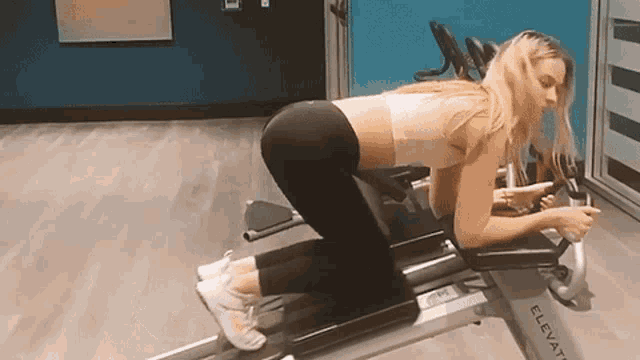 CGAPuZjz4QUMSK1N.gif
