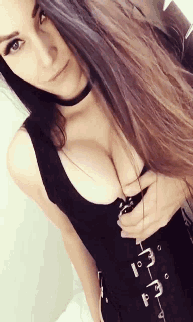 EbZVRUgLvs16227R.gif