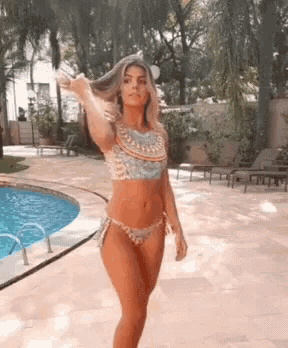 vxPMvUXgY0mZjz16.gif