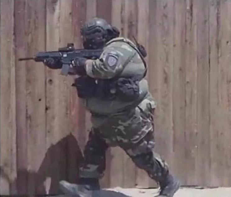 KQLwj72qqnxv1OdH.jpeg