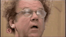 VfVS5MveF6ZObdoZ.gif
