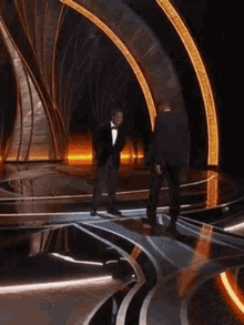 MNiCBOAJOihmNG8p.gif