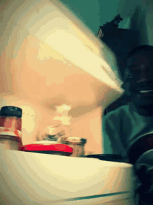 P2HLBIefeHBTGOZg.gif