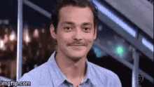 w0AVCqINIBVa0HhG.gif