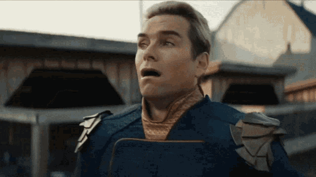 z9puSJ4VE96ngMZu.gif