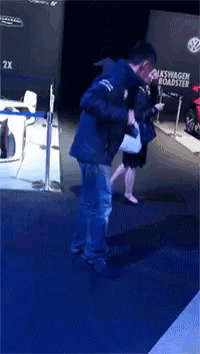 ywlPrfknGJptR7rA.gif