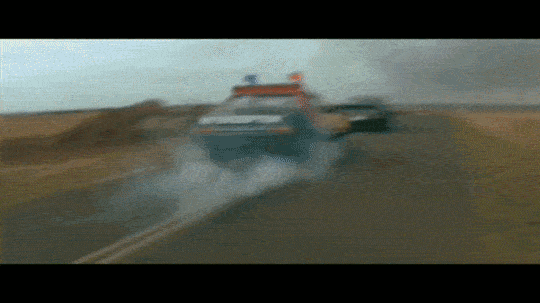 q8rvhmFVLcVNqvFN.gif