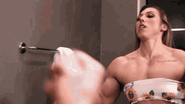 9WraGEC5UC7NrJJY.gif
