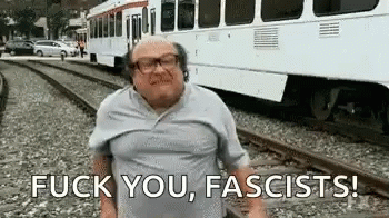 TXxx09UDxOUdYIPw.gif