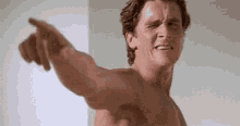 r4iSPLFooQ1JKNDV.gif