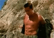 oWi9SfAJ0zcdPSna.gif