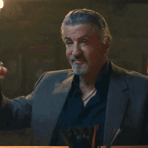 6M9k2qwO3kbNY0wC.gif